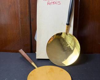 181 pairofhandledcommunionpatens