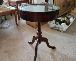 021 thebombaycompanyroundglasstopdispl