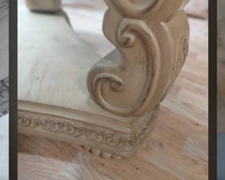 Very fine detailing on the legs of the table