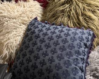 ASSORTED PILLOWS