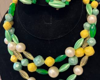 VINTAGE MULTI STRAND NEKLACE WITH EARRINGS