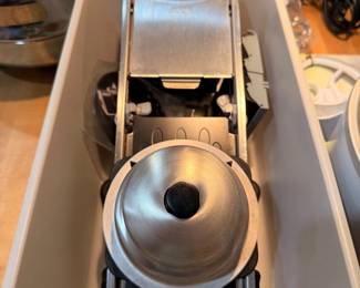 Like New La Mandoline with accessories