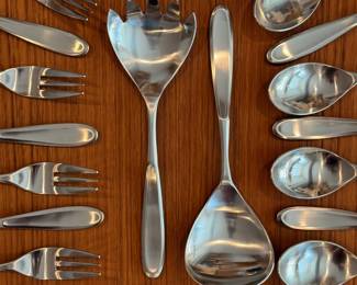 42 piece set of Retroneu ‘Countour/Tivoli’ stainless steel flatware in excellent vintage condition