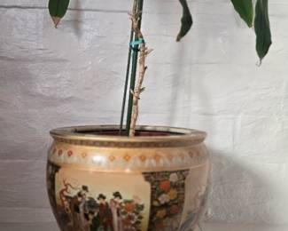 Chinese porcelain fishbowl planter