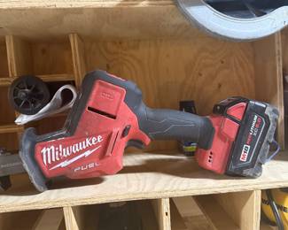 Milwaukee M18 FUEL Hackzall Reciprocating Saw w/ M18 RED LITHIUM XC5.0 Battery