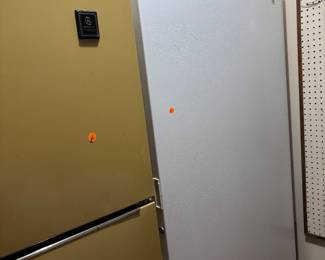 Freezer and refrigerator