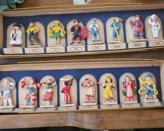 DOLLS OF THE WORLD