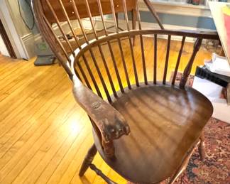 American Windsor-Style Bow-Back Armchair with Continuous Arms & Spindle Back