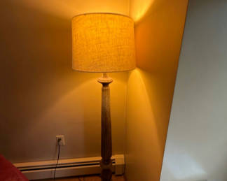 Lot 147: Floor Lamp