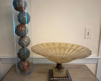 Lot 124: Decorative Items