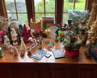 Lot 159: Christmas Lot - B