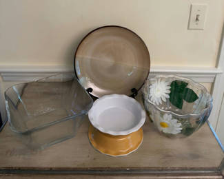 Lot 168: Bowls, Mini Pie Plates & Platter