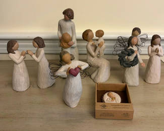 Lot 35: Lot of Willow Tree Demdaco Angels