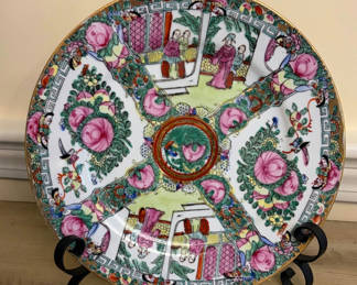 Lot 37: Chinese Rose Medallion Porcelain Plate