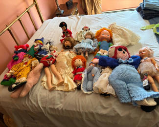 Lot 34: Lot of Vintage Dolls