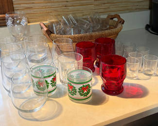Lot 42: Glasses and more Glasses!