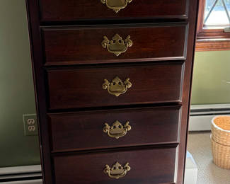 Lot 32: Kincaid Cherrywood Finish Lingerie Chest