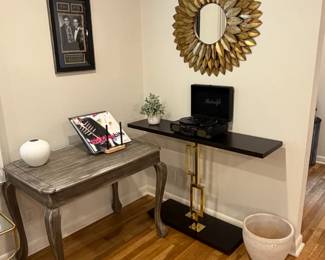 Entry table/side table, record player
