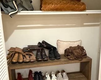 Some shoes/boots, size 8-9