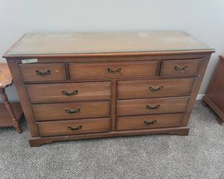 9 Drawer Dresser w/ Glass Top