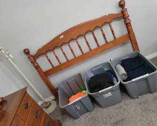 Men's Sweatpants & Tops, Full Headboard