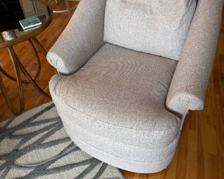 Fairfield swivel chair