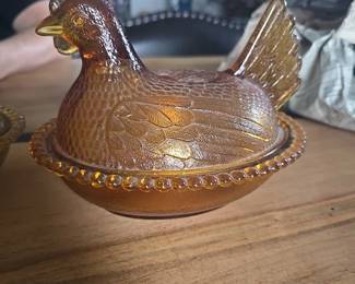 Vintage Indiana Glass Amber - Hen on Nest 