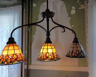 Tiffany Style 3-Light Hanging Chandelier