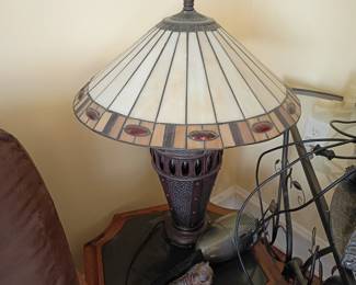 Tiffany Style Mission Stained Glass Table Lamp (1 of 2)