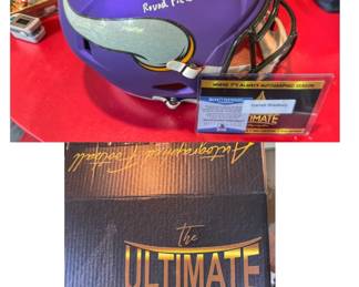 Garrett Bradbury signed Minnesota Vikings mini-helmet featuring a "2019 1st Round Pick" inscription alongside a Beckett certification card.