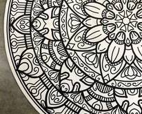 BW round rug
