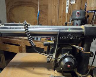 Radial arm saw