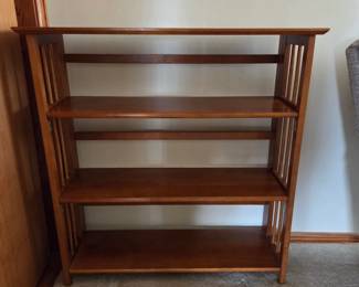 Folding bookshelf