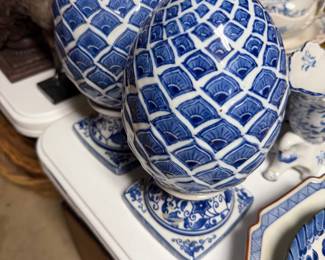 blue and white chinoiserie pinecone decor