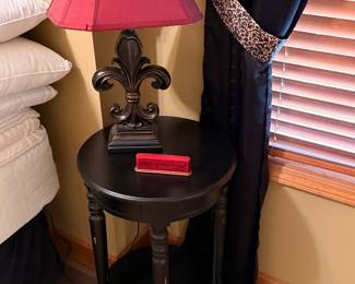 Round Side Table
