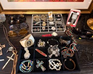 Jewelry/Eyeglasses