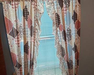 Country Patchwork Print Ruffled Curtain Set with Valance and Tie-backs