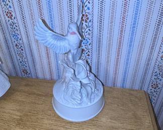 Vintage Porcelain Hummingbird Music Box by Arnart