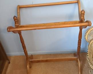 Colonial Style Wooden Quilt Rack