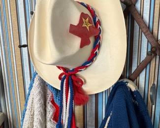 Saulmar Straw Cowboy Hat with Texas Star Pin