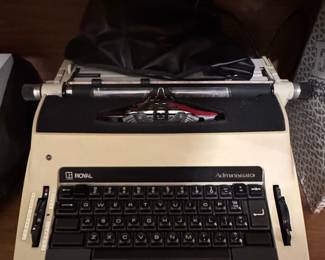Royal Administrator Typewriter