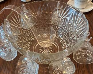 Vintage Anchor Hocking Arlington Pattern Punch Bowl Set