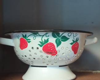 Vintage 1983 Teleflora Strawberry Enamelware Colander