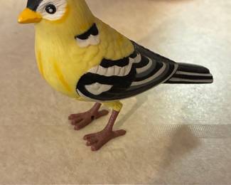 Takara Breezy Singers American Goldfinch Electronic Figurine