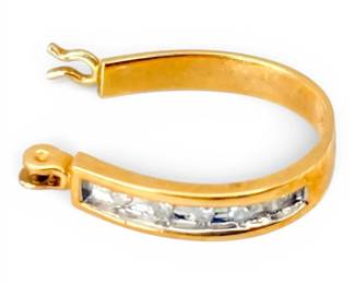 10k Gold Diamond Damaged Earring 1g