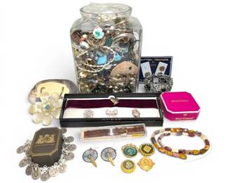 Costume Jewelry Juicy Couture, Guess More