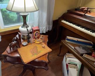Vintage End Tables & Lamps 
