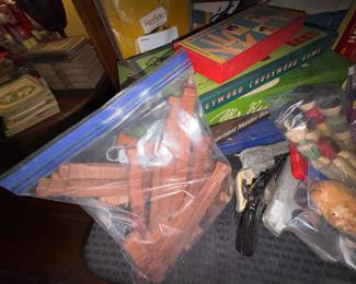 Vintage Lincoln Logs
