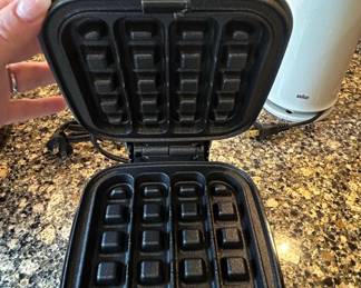Dash Mini Waffle Maker Aqua second image