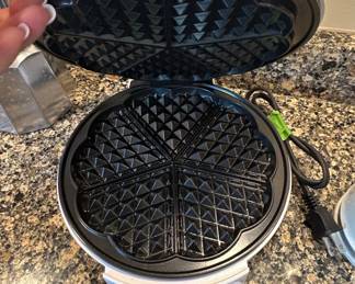 SugarWhisk Mini Waffle Maker second image